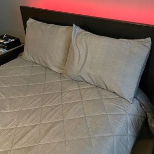 Queen Comforter and 2 shams